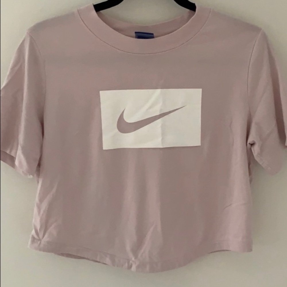 Nike top